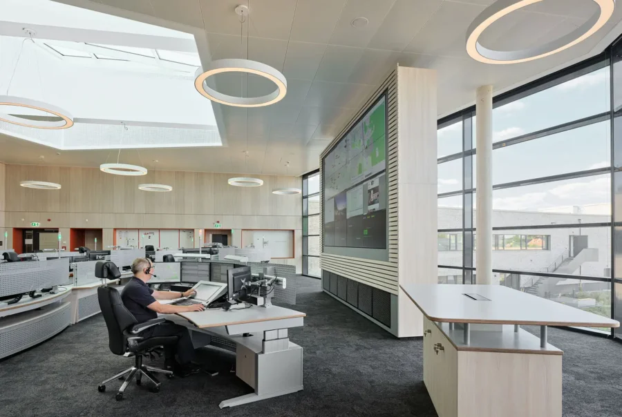 eggersmende architekten_Planungsbüro_Neubau Feuerwehrtechnisches Zentrum Minden-Lübbecke, Innenraum Leitstelle